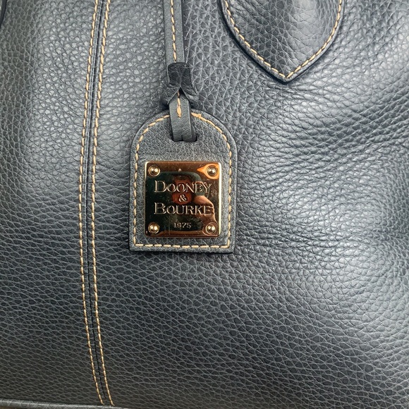 ❌TRADED
Dooney & Bourke Gray Pebbled Genuine Leather Purse Handbag - Picture 6 of 16
